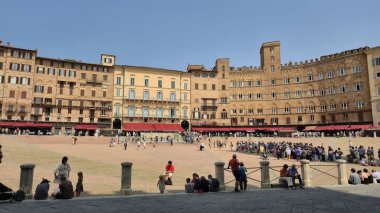 Siena's Piazza del Campo: Palio Horse Race, Italy