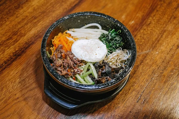 Korejská Kuchyně Známá Jako Bibimbap Nebo Dolsot Skládající Rýže Syrovým — Stock fotografie