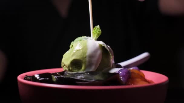 Sweet Creamy Vanilla Sauce Pouring Out Bingsoo Matcha Ball Japanese — Stock Video