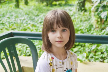 Parktaki küçük kız