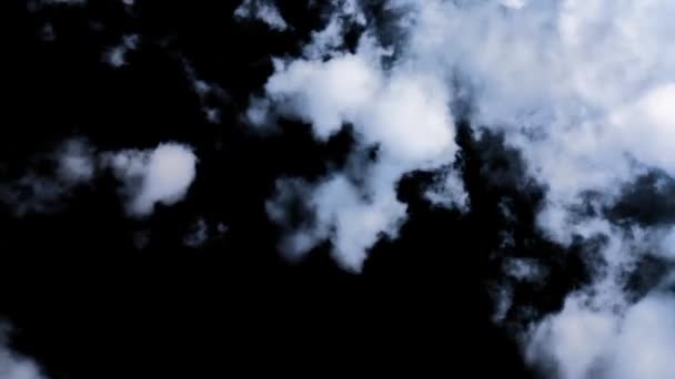 Λευκά Σύννεφα Που Πετούν Στο Σκοτεινό Ουρανό Timelapse — Αρχείο Βίντεο