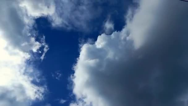 Elképesztően Szép Felhőn Repülve Fehér Bolyhos Felhők Festői Időapszusa Lágyan — Stock videók