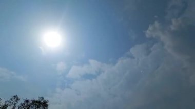 Büyüleyici Gökyüzü Senfonisi: Hızla Hızla Hızlanan Hızlanan Hızla Hızlanan Bulutlar