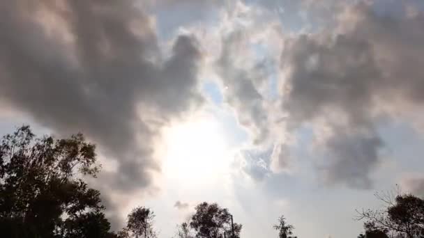 Проміжок Часу Сірі Хмари Збираються Розвантажити Шторм Рухається Дуже Швидко — стокове відео