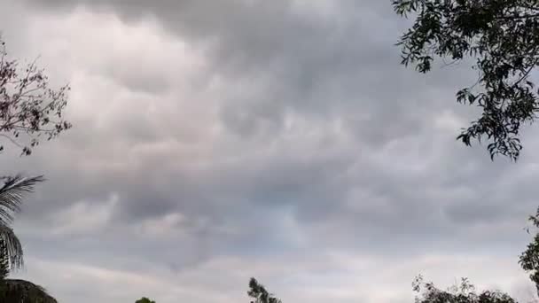 Δραματικά Σύννεφα Κινούνται Γρήγορα Timelapse — Αρχείο Βίντεο