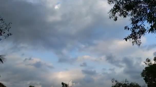 Wolkenlucht Timelapse Omarm Wonderen Van Natuur — Stockvideo