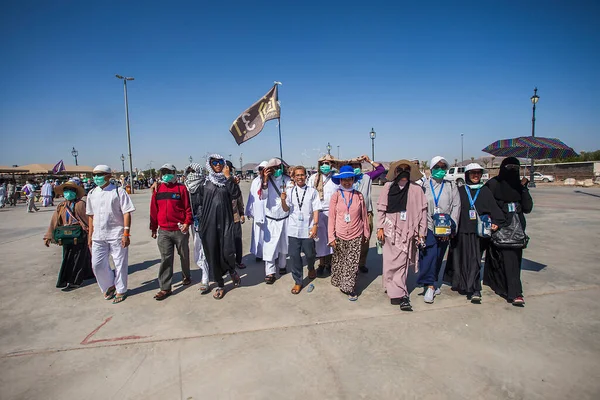Jabal Uhud ve Sayyid al Syuhada camisini ziyaret eden hacılar, Medine, Suudi Arabistan 'daki tarihi mekanlar, umra ve hac sırasında.