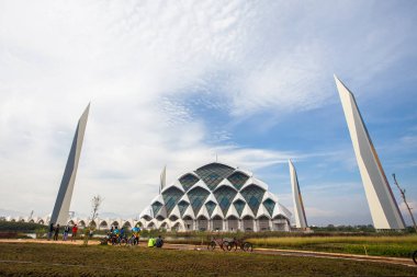 Batı Java 'daki Al Jabbar Graet camii, yepyeni bir cami, Batı Java' daki en büyük camii, Batı Java Vilayeti 'nin simgesi ve simgesi, Endonezya