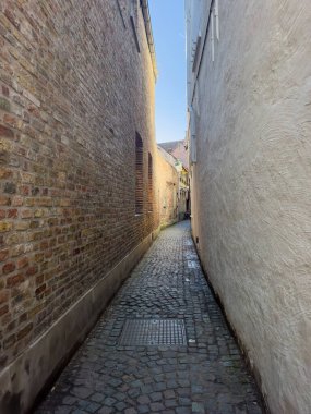 Bruges 'ün tarihi şehri, Bruges' ün dar sokakları. Yüksek kalite fotoğraf