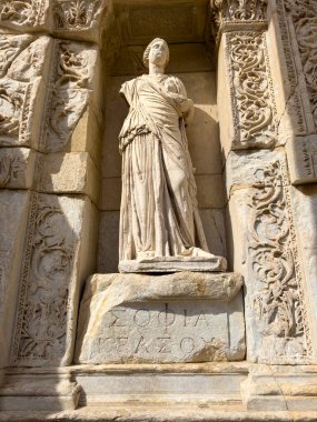 Efes antik kenti Celsius kütüphanesi heykelleri, antik Yunan heykeli. 