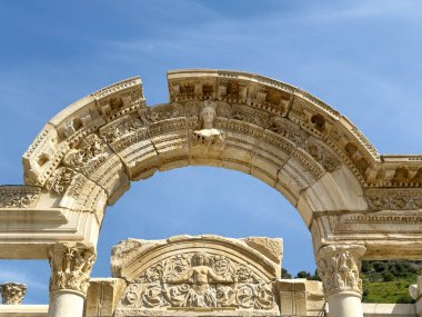 Celsus Kütüphanesi, Efes, Türkiye, İzmir 'deki Efes antik sitesinin kalıntıları. Unesco mirası. Antik Yunan kültürü ve mimarisi. 