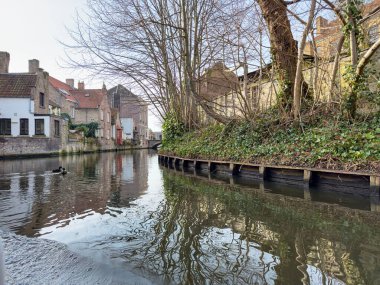 Belçika tarihi binası gündüz vakti turizm, Bruges, Belçika tarihi kanalları için ünlü bir yer. 