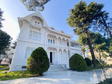 Bursa Atatürk Müzesi, Bursa Atatürk Müzesi Türkiye Cumhuriyeti 'nin kurucusunun Bursa ziyareti sırasında kaldığı tarihi bir konaktır.. 