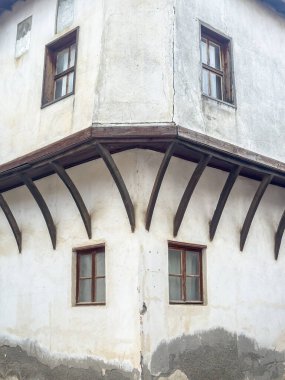 Bursas Mudanya ilçesinin ikonik tarihi eski evleri, Osmanlı mimarisi, sokakları ve Tirilye köyünün evlerinin son örnekleri. 