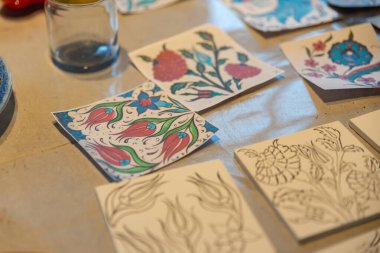 Geleneksel döşeme sanat hazırlama süreci, sürdürülebilir hediye konsepti. Yüksek kalite fotoğraf