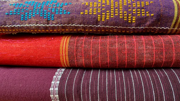 Pilha Tecido Colorido Artesanal Batak Tecido Étnico Tradicional Indonésia — Fotografia de Stock