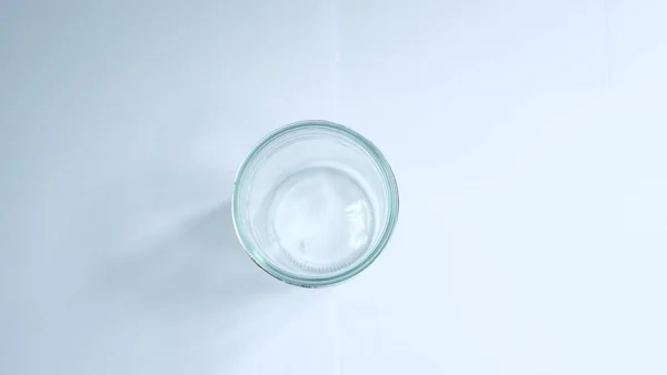 Κενό Καθαρό Ποτήρι Ποτού Μονωμένο Λευκό Φόντο — Φωτογραφία Αρχείου