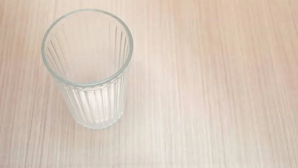 Leeres Transparentes Glas Über Holztisch — Stockfoto