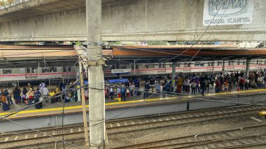 Şehirdeki tren istasyonu.