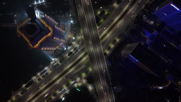 Felülről Lefelé Légi Autók Vezetni Híd Aluljáró Éjjel Csíkok Mozgó — Stock videók