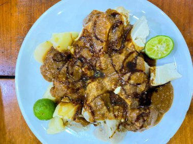 domuz biftek sosu ile