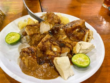 Tavuklu pilav, Tayland yemeği.