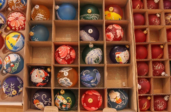 Speelgoed Vorm Van Kerstbomen Tafel — Stockfoto