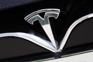 Tesla Şirketi logosu.