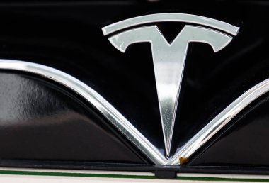 Tesla Şirketi logosu.