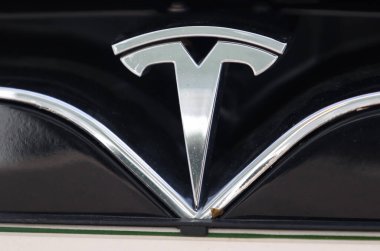Tesla Şirketi logosu.