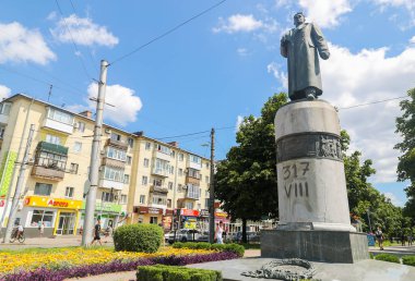 POLTAVA, UKRAINE - 30 Temmuz 2023: 2. Dünya Savaşı Anıtı Sovyet Ordusu Generali Oleksiy Zygin (1896 - 1943) tasfiye edilmeden önce