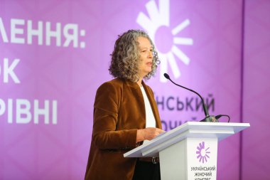 POLTAVA, UKRAINE 5 APRIL 2024: Kanadalı üst düzey BM yetkilisi ve Ukrayna 'daki Ukrayna Kadın Forumu sırasında Ukrayna' daki Birleşmiş Milletler Başkanı Denise Brown 