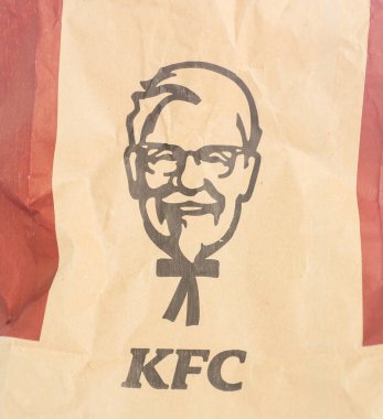 KFC ile plastik bardak (Kentucky Fried Chicken)