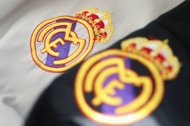 Kumaş üzerine gerçek Madrid amblemi 