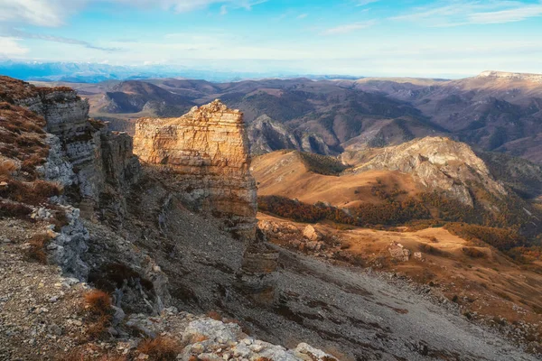 Niesamowity Widok Płaskowyż Bermamyt Skał Słoneczny Dzień Kaukaz Góry Skraju — Zdjęcie stockowe
