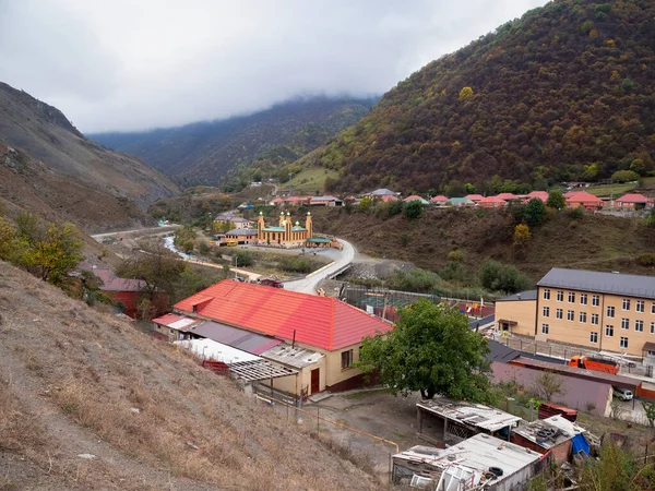 Mountain Village Armkhi Mosque Mountain Village Armkhi Ingushetia Imágenes de stock libres de derechos