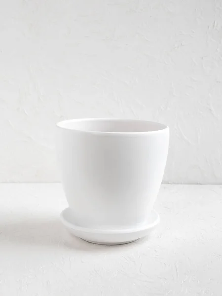 Vertical View Empty New White Flower Pot Stands White Table — Stock Photo, Image