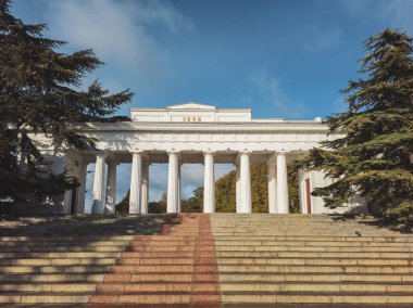 Amiral Nakhimov Meydanı 'nda bulunan Sivastopol şehrindeki Grafskaya iskelesindeki tarih ve mimari anıt..