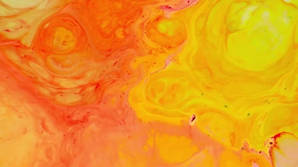 Ликвидное Фоновое Движение Оранжевого Цвета Абстрактные Хаотические Движения Цветов Помощью — стоковое видео