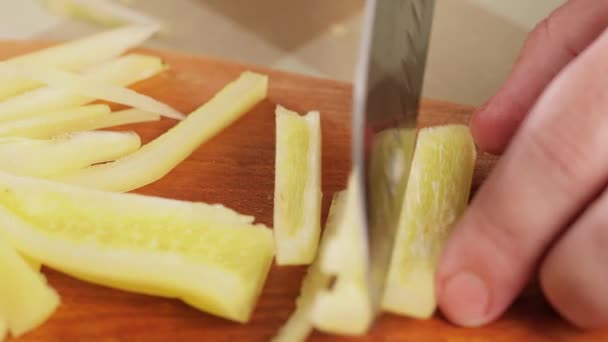 Bell Pepper Slicing Wooden Cutting Board Close — Stock Video