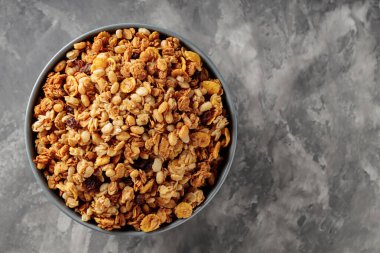 Gri Beton, Üst Görüş, Kopyalama Boşluğu Sağlıklı Granola Kasesi