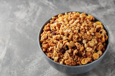 Beton Yüzeyde Rustik Granola Kasesi, Uzayı Kopyala