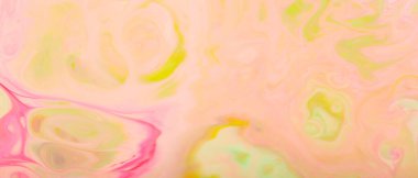 Mürekkep Girdapları ve Renkli Lekeler: Bulanık Arkaplanda Sıvı Sanat Fantezisi