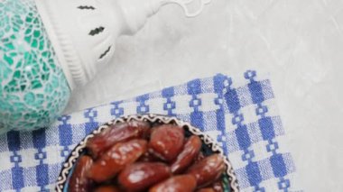Gri Arkaplan, İslami Din ve Ramazan Konsepti, Yakın Çekim