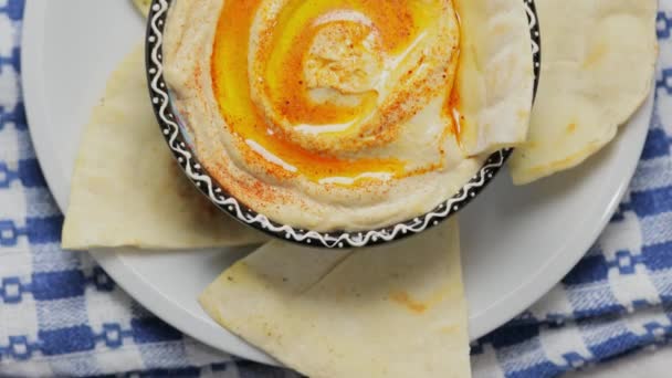 Hummus Dip Pita Bread Plate Middle East Food Κοντινό Πλάνο — Αρχείο Βίντεο