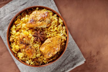 Geleneksel Tavuk Biryani Kasesi Keten Peçetesi, Kopya Alanı, Üst Görünüm