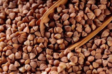 Tahta kepçeli kuru karabuğday.