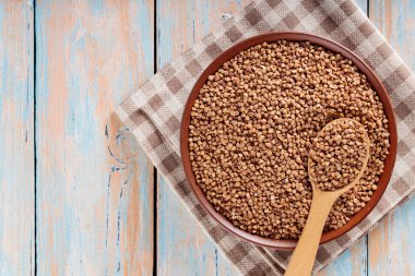 Tahta Arkaplanda Karabuğday Taneleri, Üst Görünüm, Boşluğu Kopyala