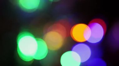 Işıldayan Tinsel, Noel ve Yeni Yıl Dekorasyonlarıyla Renkli Bokeh Arkaplanı