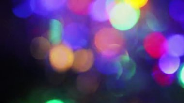 Parlak Tinsel Çelenklerinden Renkli Bokeh, Noel Bokeh Arkaplanı